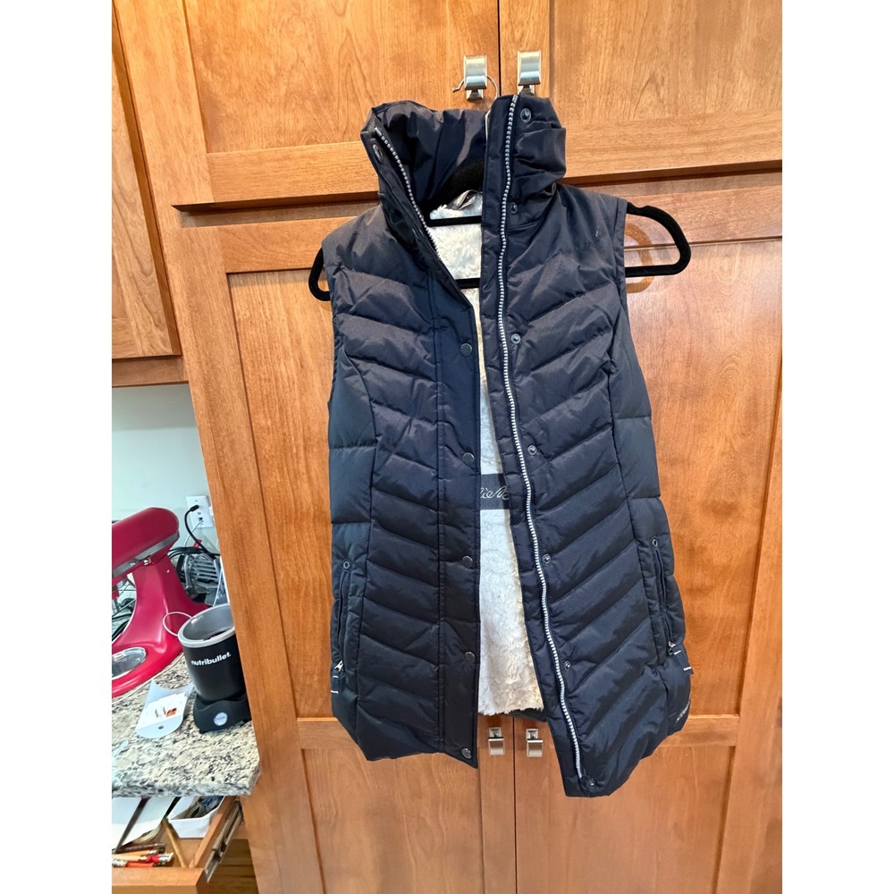 Eddie Bauer Womens XS Black Down Puffer Vest Faux Fur Lined Chevron Quilted
